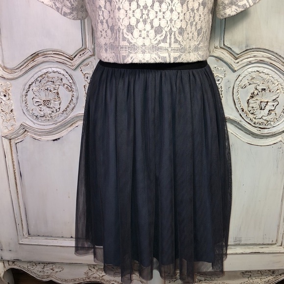 Weston Short Sleeve Overlay Bodice with Attached Sheer Netting Skirt Size M - Picture 4 of 15